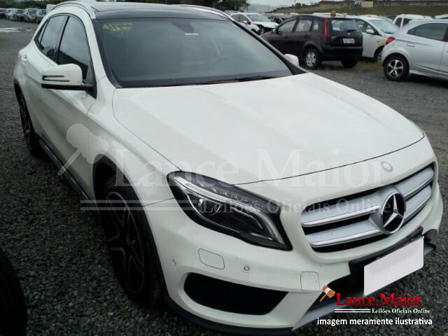 LOTE 020 - MERCEDES BENZ CLASSE GLA 200 1.6 16V 2015