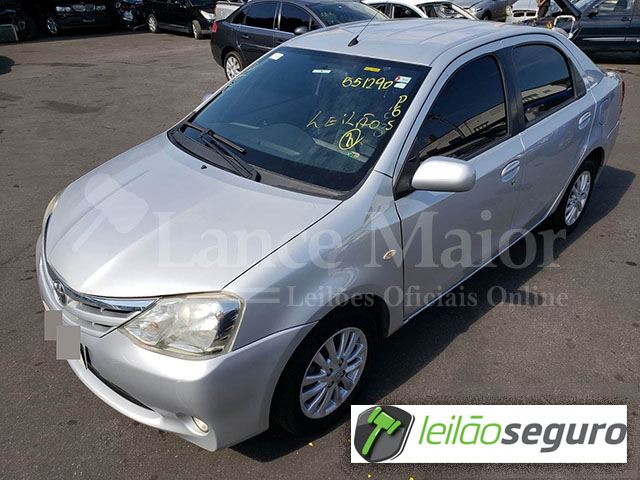 LOTE 010 - TOYOTA ETIOS SEDA XLS 1.5 2013 