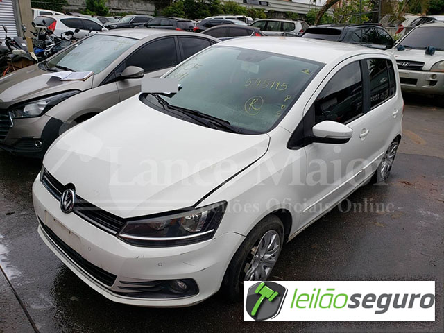 LOTE 016 - VOLKSWAGEN FOX COMFORTLINE 1.0 2015 