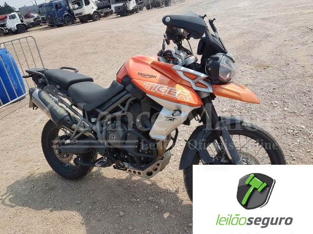 LOTE 015 - TRIUMPH TIGER 800 XCA 2020