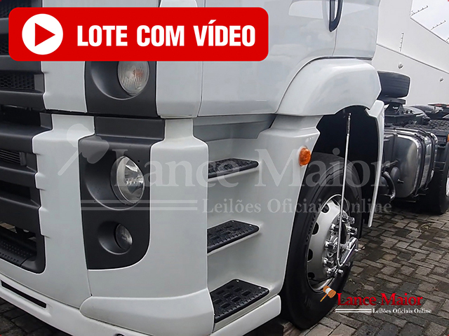 LOTE 003 - VOLKSWAGEN 26-390 E Constel. 6x4 2p 2014