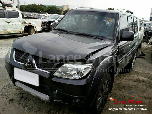 LOTE 008 - Mitsubishi Pajero TR4 2.0 16V 4x2 2014